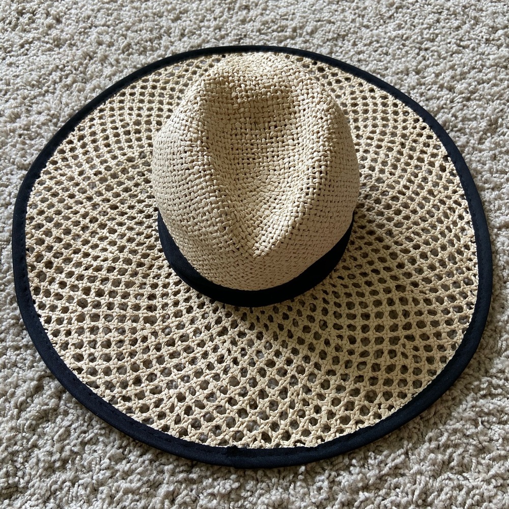 Floppy beach hat